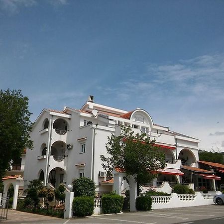 Guest house Garfild 2 Novi Vinodolski Extérieur photo