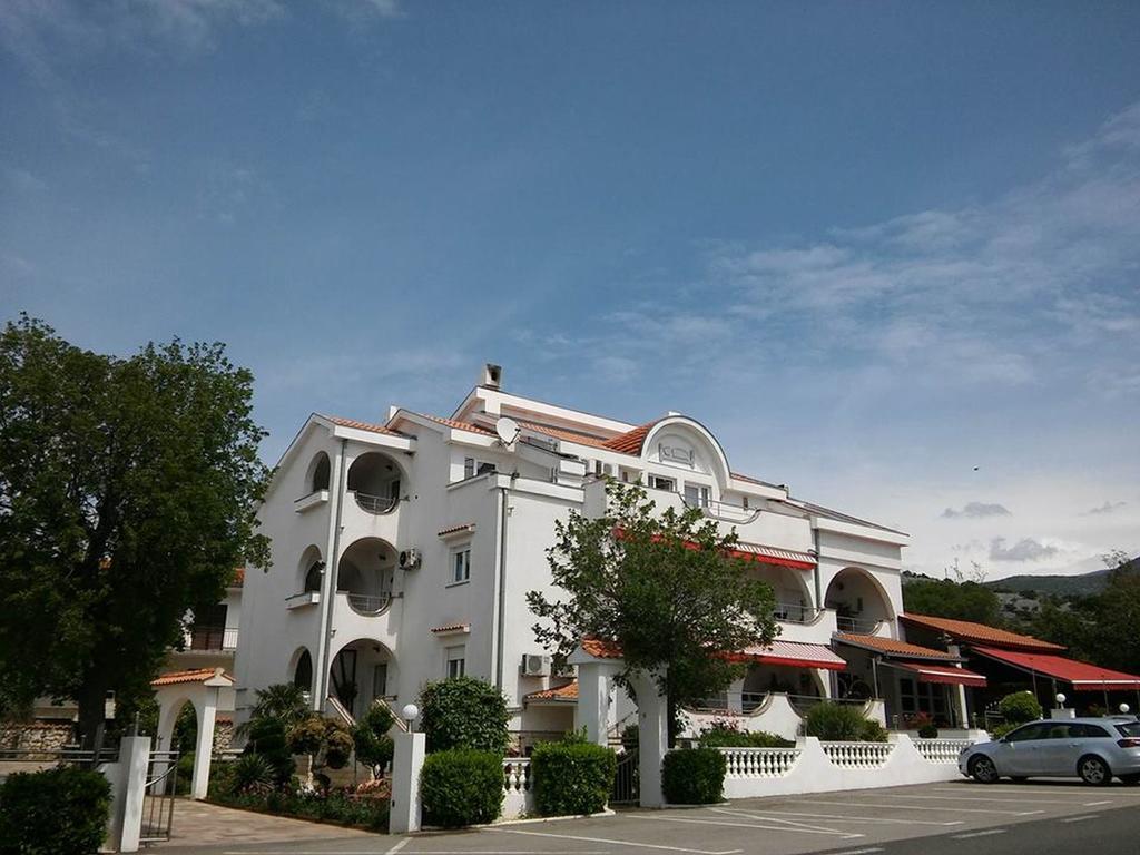 Guest house Garfild 2 Novi Vinodolski Extérieur photo